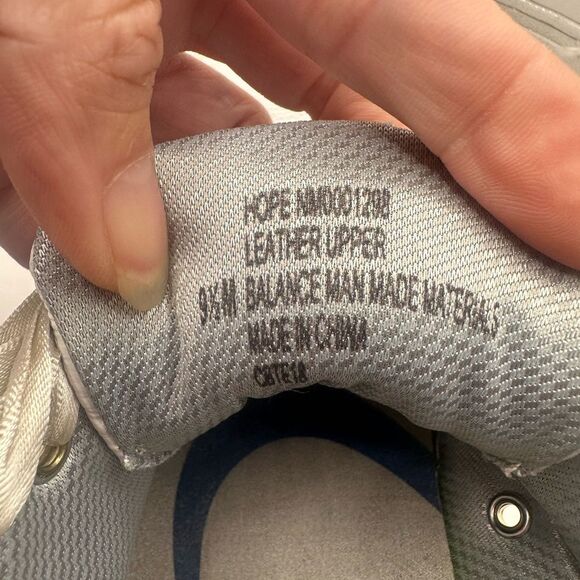 NURSE MATES ALIGN Hope
Breast Cancer Awareness White
Silver Leather Sneakers 9.5 - Picture 6 of 7